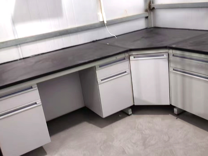 钢木实验台安徽阜阳案例——医药实验室