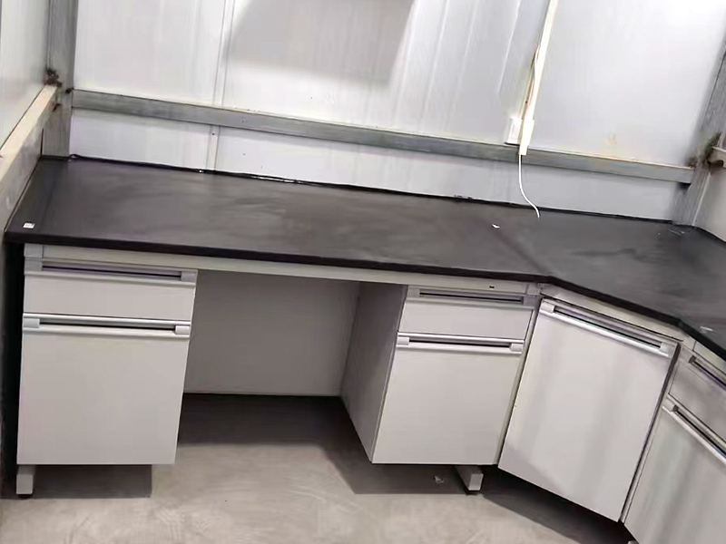 钢木实验台安徽阜阳案例——医药实验室