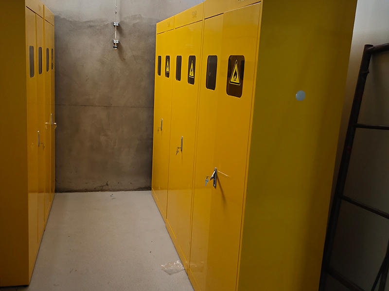 实验室气瓶柜与通风系统协同布局优化 | 华巨升案例分析