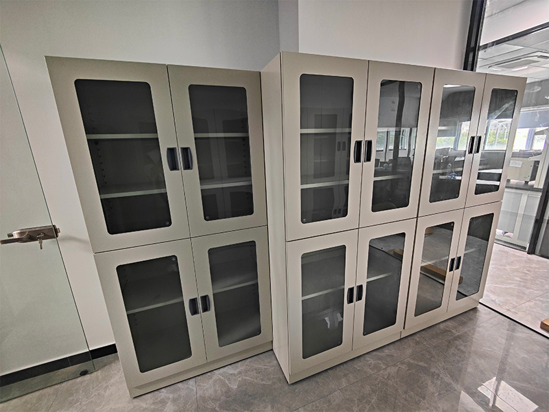 强酸强碱药品存储要求：为什么必须分开存放？