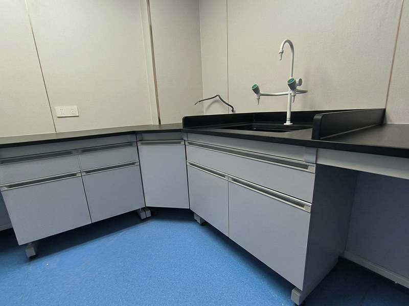 杭州化妆品研发实验室钢木实验台配套华巨升案例